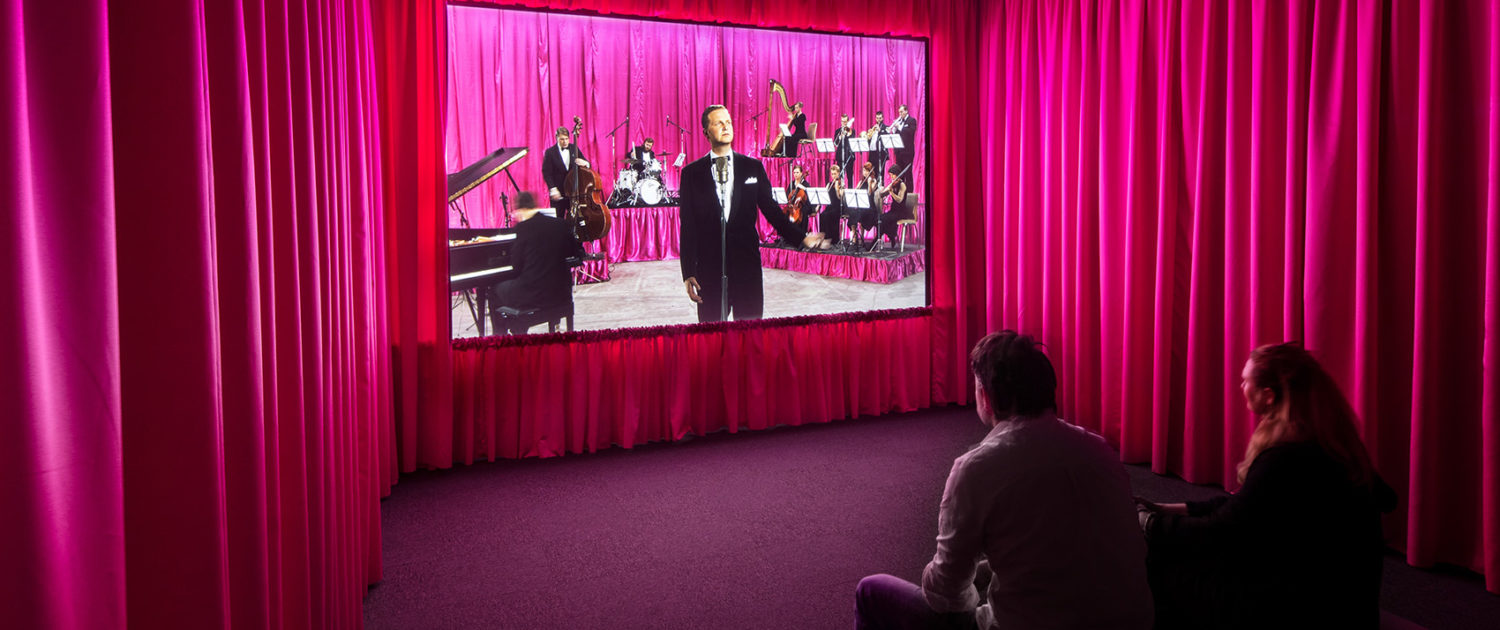 Zaaloverzicht_installation view_Ragnar Kjartansson in De Pont, Tilburg_photo Eddo Hartmann_11
